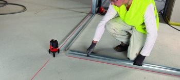 Krížový dvojlíniový laser